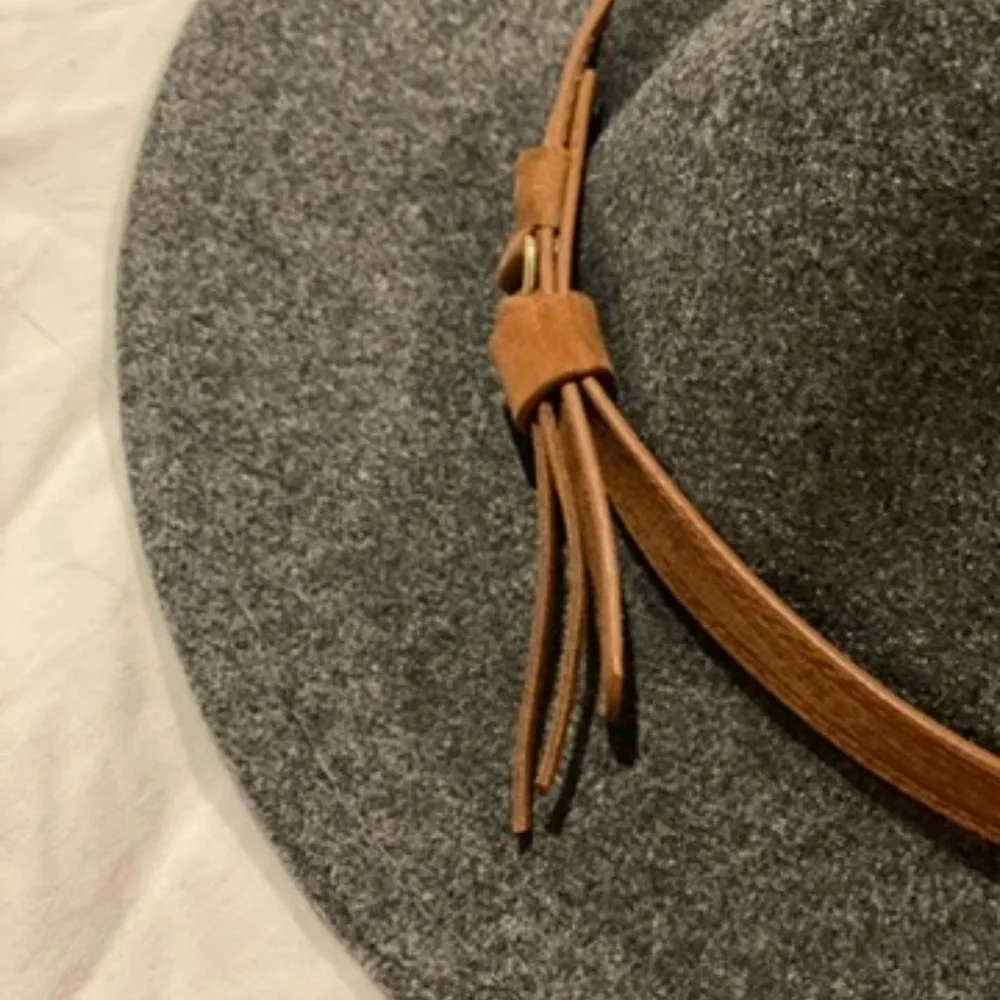 Wool Hat - Picture 3 of 4